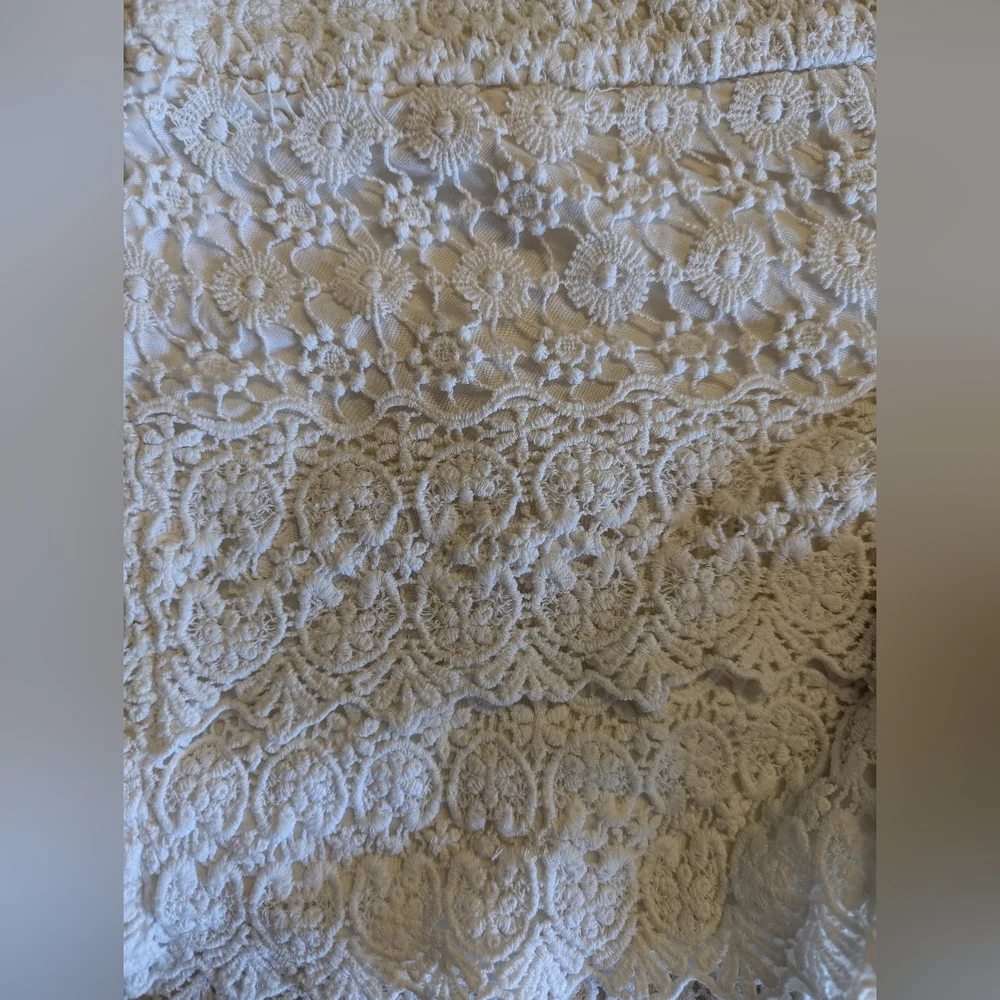 3 for $25 | LOFT | Size 00 | White Lace Women Shorts - Picture 2 of 6
